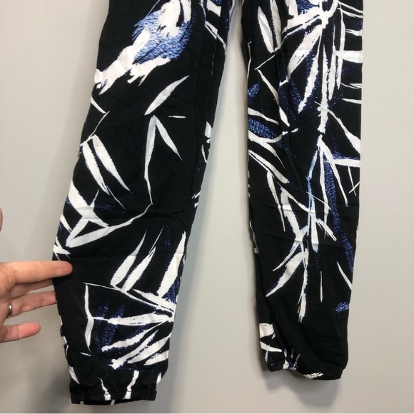 Fabletics Elaine Jumpsuit La Palma Print, size Xs - Picture 3 of 12